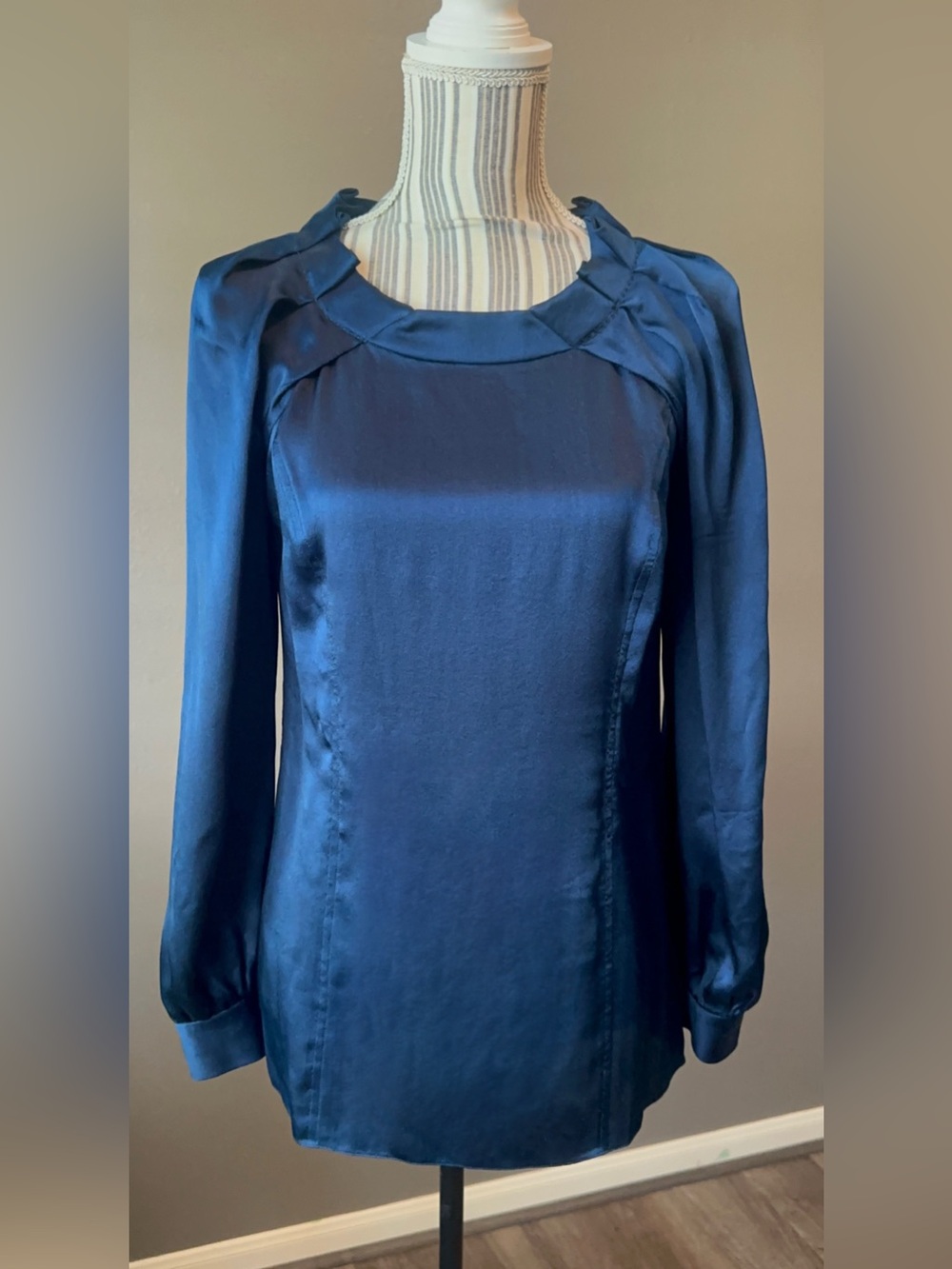 Magaschoni 100% Silk Peacock Blue Fitted Blouse Size 6 | NWT Designer Top